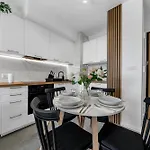 7th Floor Wlochy - Balcony, Workspace - By Rentujemy