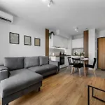 7th Floor Wlochy - Balcony, Workspace - By Rentujemy 아파트 *