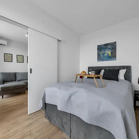 Apartmán 7th Floor Wlochy - Balcony, Workspace - By Rentujemy *