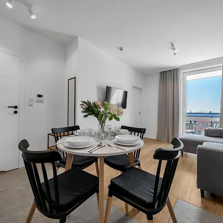 7th Floor Wlochy - Balcony, Workspace - By Rentujemy Apartment Warsaw