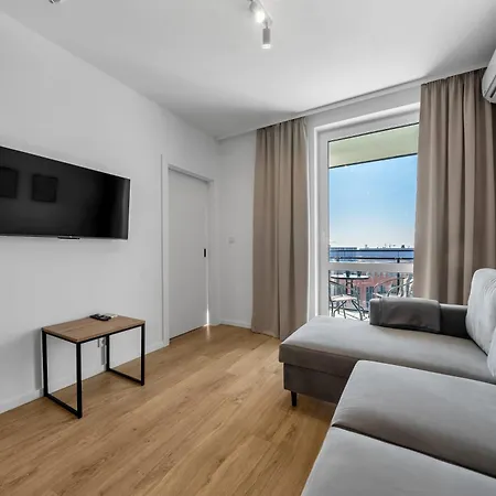 7th Floor Wlochy - Balcony, Workspace - By Rentujemy *