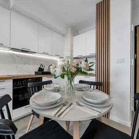 7th Floor Wlochy - Balcony, Workspace - By Rentujemy דירה