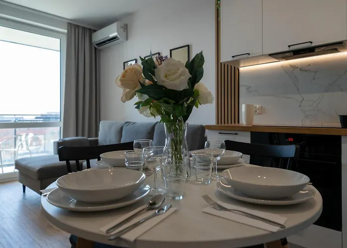 7th Floor Wlochy - Balcony, Workspace - By Rentujemy Lägenhet