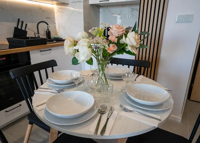 7th Floor Wlochy - Balcony, Workspace - By Rentujemy Lägenhet *